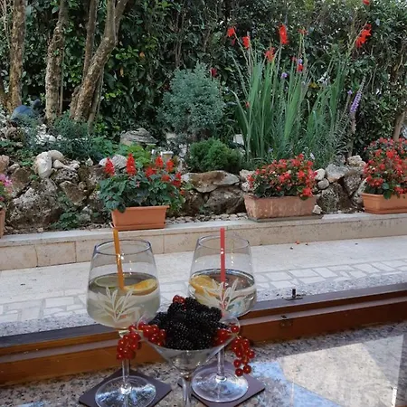 Taverna Coctel Porec Exterior photo